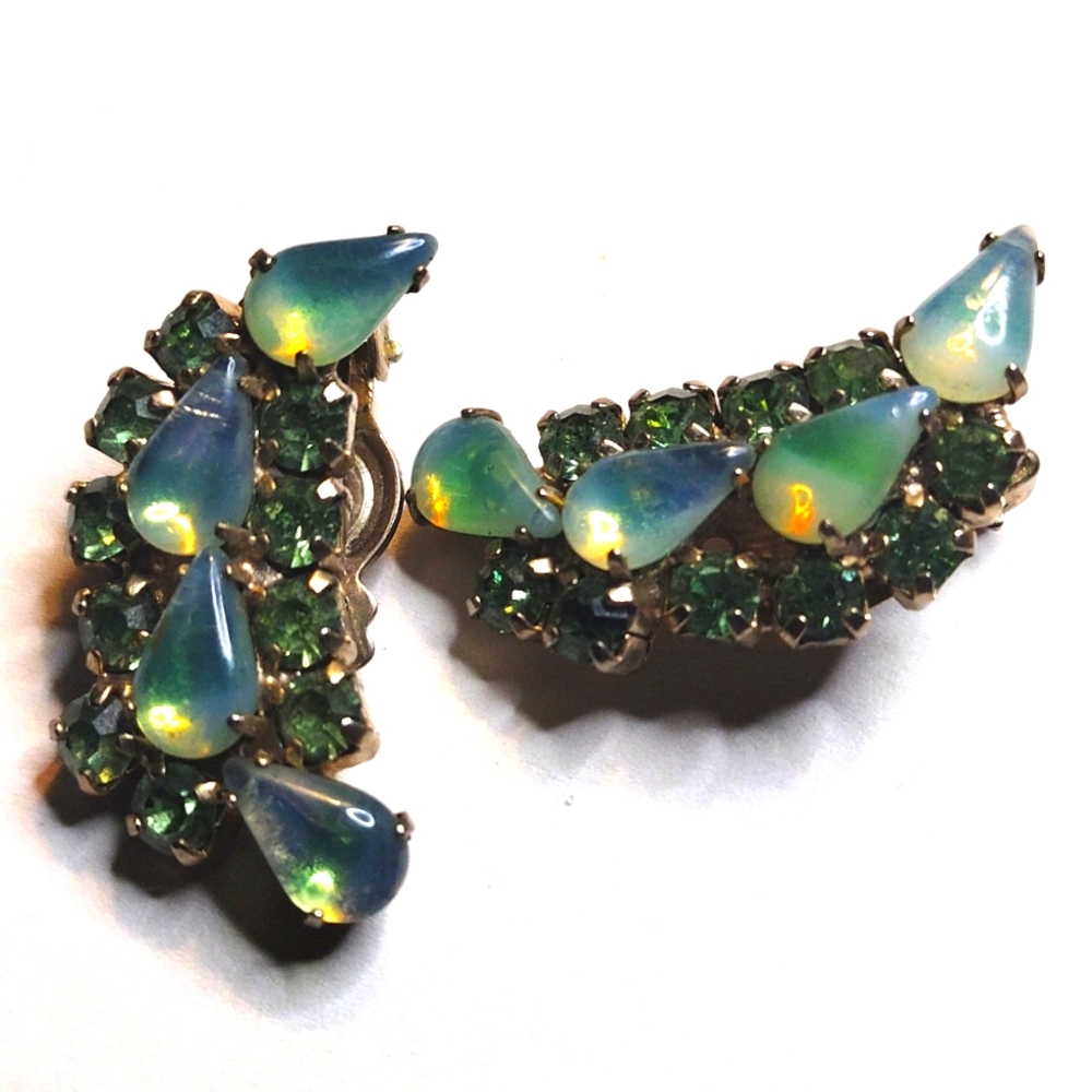 ANTIQUE VINTAGE CLIP ON GREEN RHINESTONE EARRINGS 1" - Picture 3 of 3